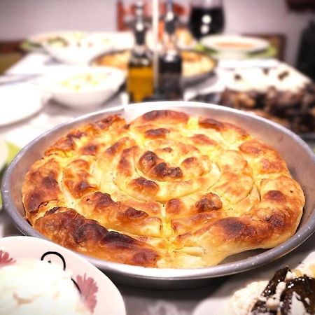 Fshat Guesthouse Shtini מראה חיצוני תמונה