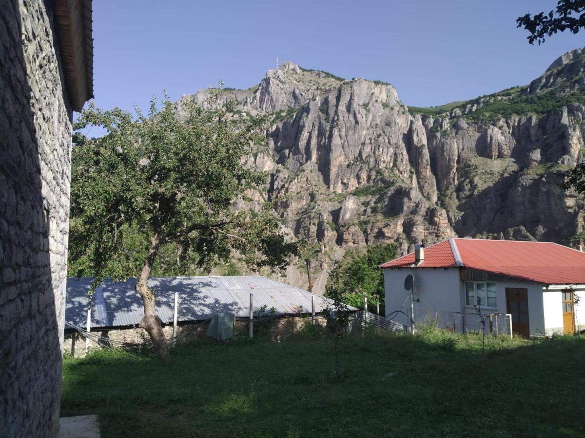 Fshat Guesthouse Shtini מראה חיצוני תמונה