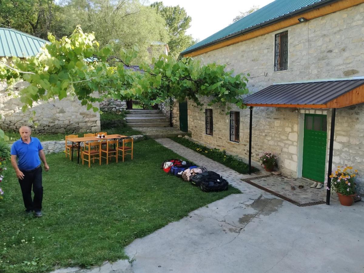 Fshat Guesthouse Shtini מראה חיצוני תמונה