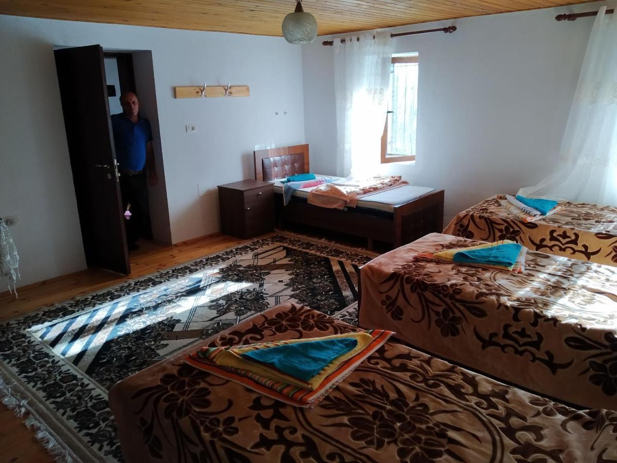 Fshat Guesthouse Shtini מראה חיצוני תמונה