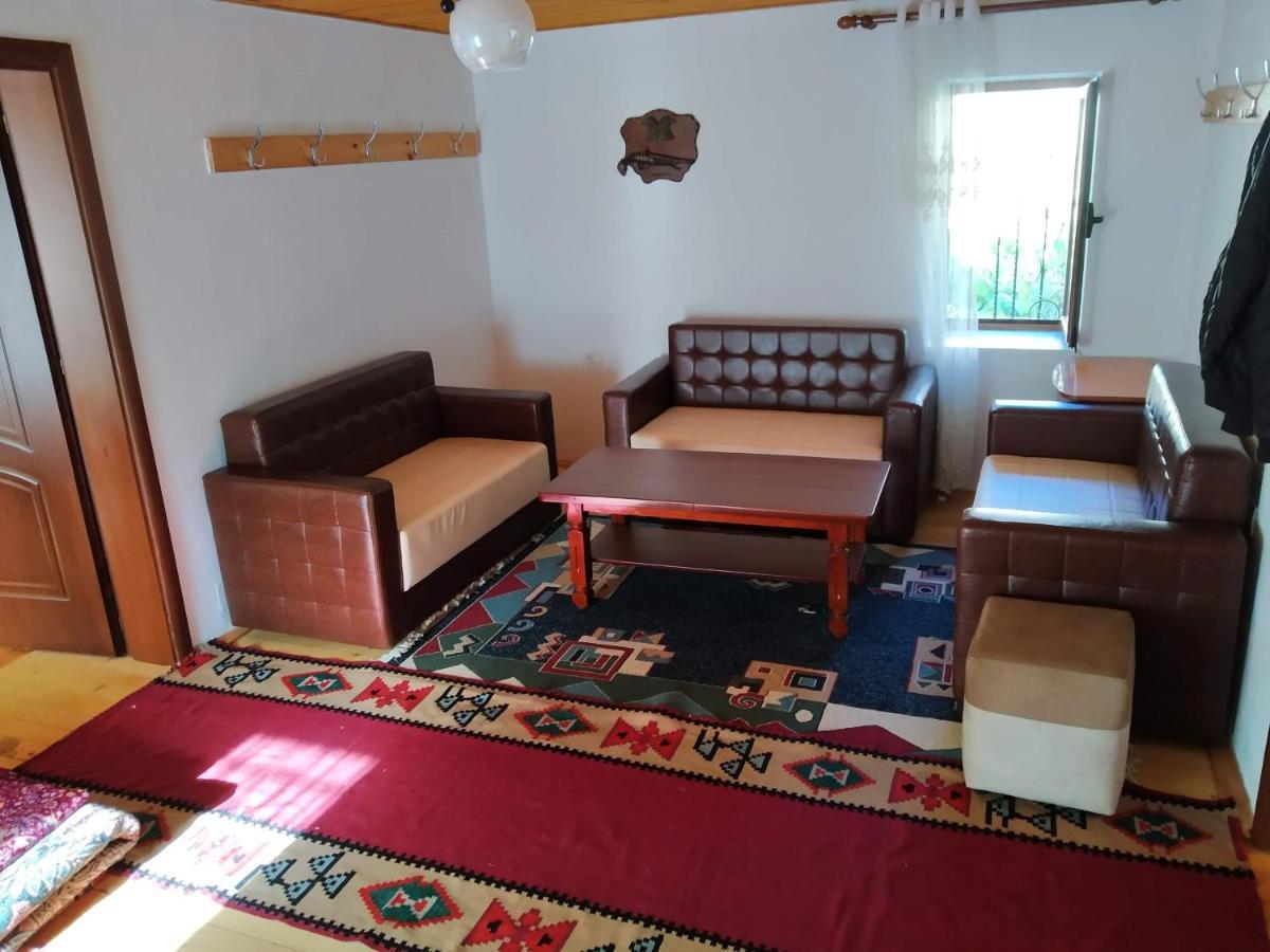 Fshat Guesthouse Shtini מראה חיצוני תמונה