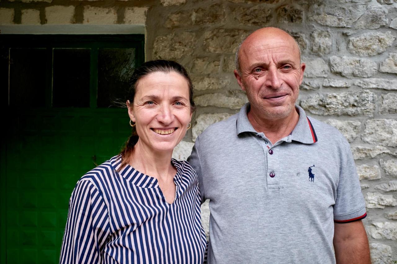 Fshat Guesthouse Shtini מראה חיצוני תמונה